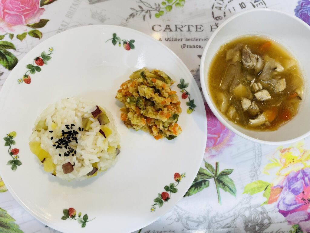さつまいもご飯 おからの炒り煮 12月4日
