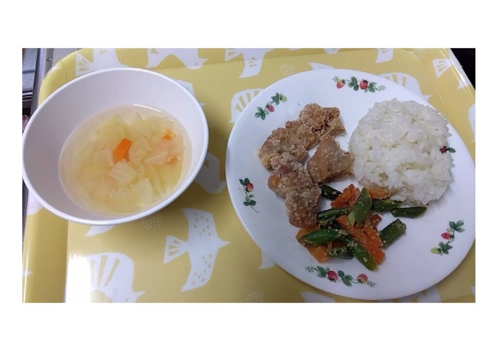 鶏肉のからあげ いんげんのごま和え 野菜スープ