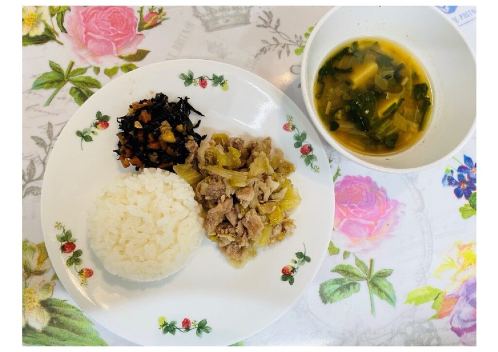 3月16日 豚丼 ひじきの炒め煮 白菜味噌汁
