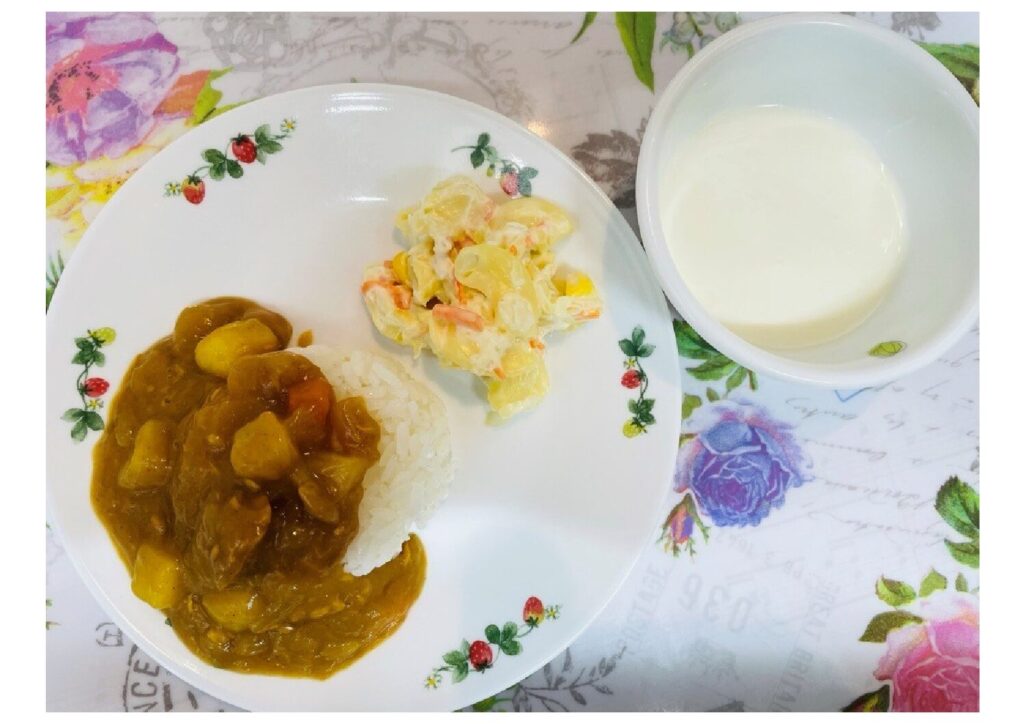 ツナカレー マカロニサラダ ヨーグルト