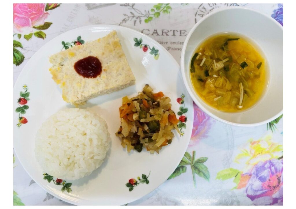 豆腐ハンバーグ 切干大根煮 味噌汁