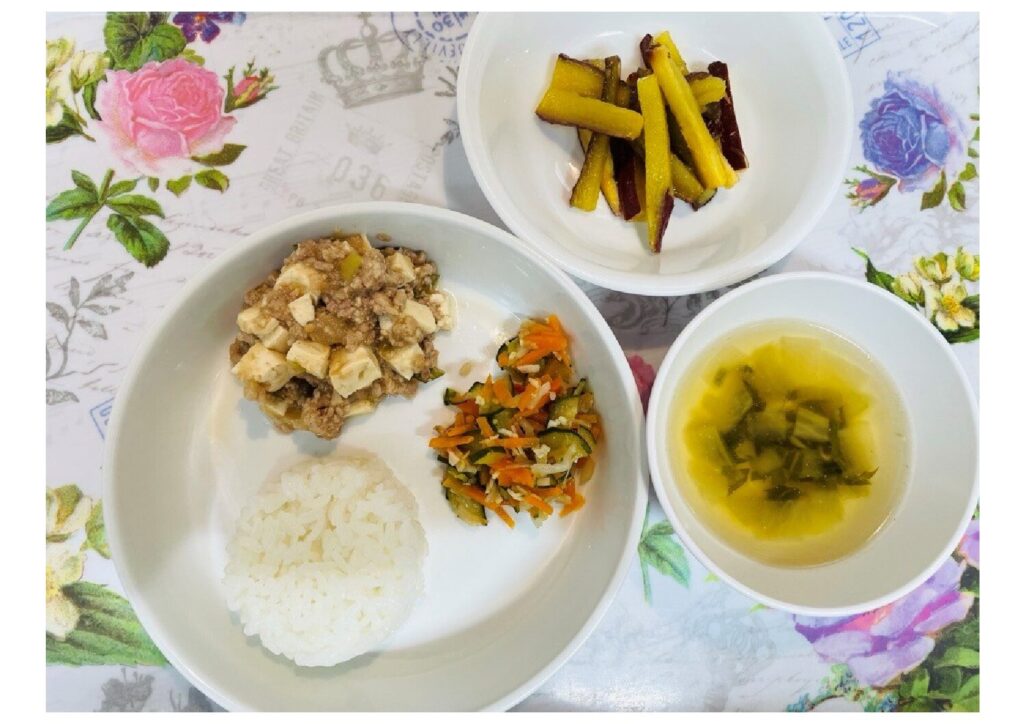 麻婆豆腐 もやしのナムル 午後おやつ:シュガーポテト