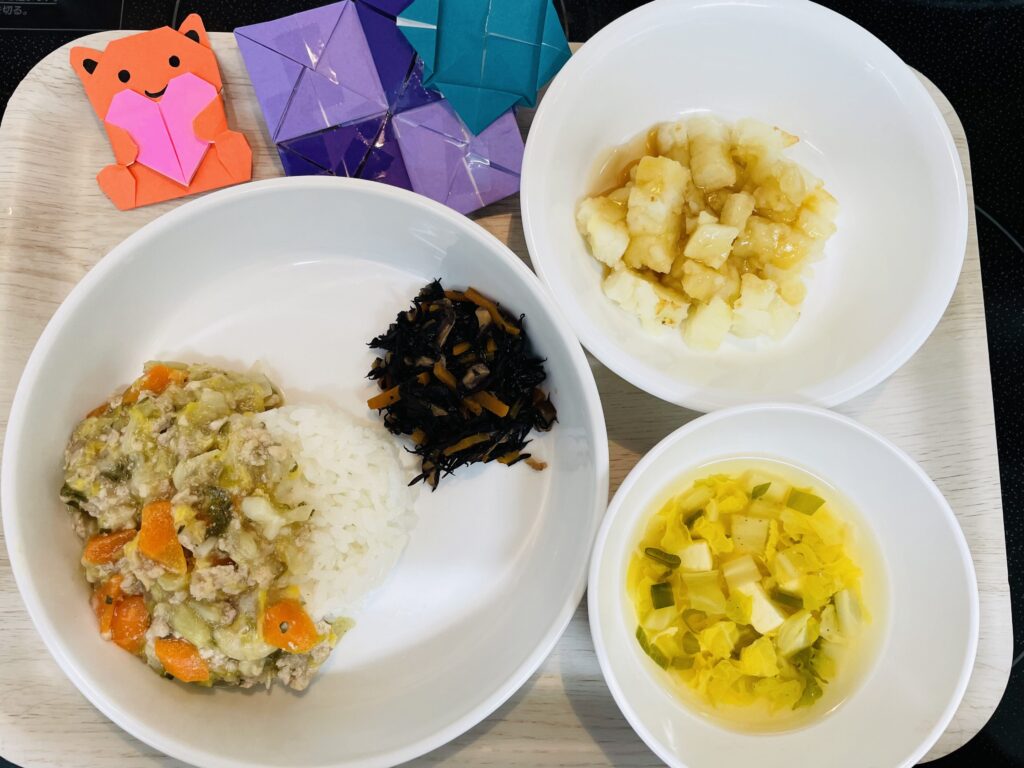 中華丼 ひじきの炒め煮 おやつ じゃがもち