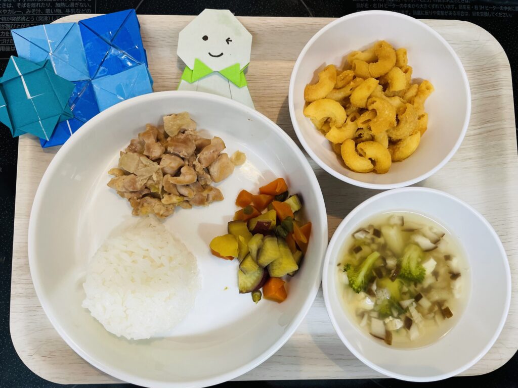 甘辛ジューシーチキン さつまいもの煮物 おやつ マカロニきな粉