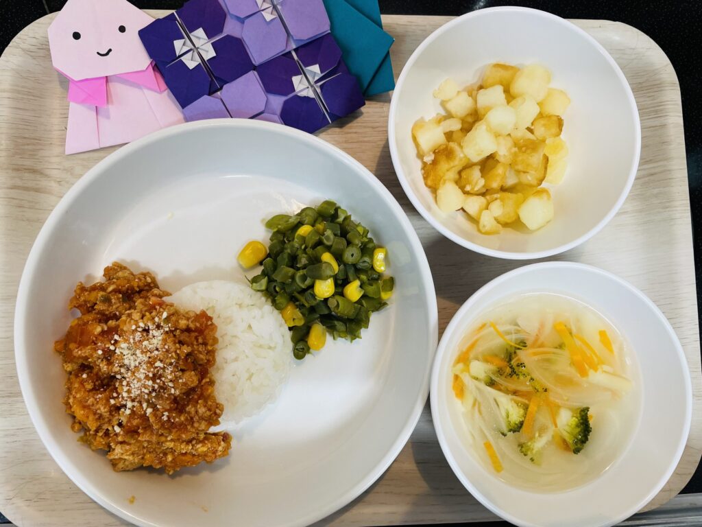 ミートソースライス いんげんサラダ おやつ コロコロポテト