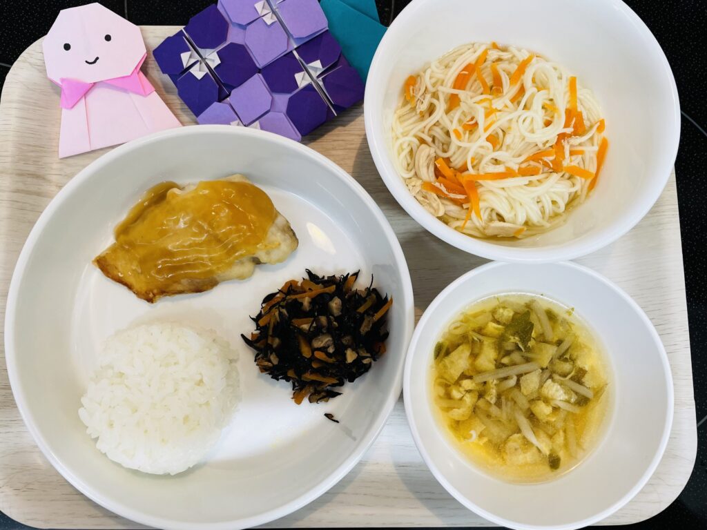 あじの蒲焼き ひじきの炒め煮 おやつ そうめん