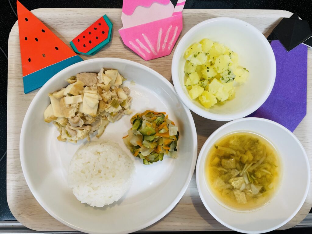 肉豆腐風 きゅうりのツナ和え おやつ じゃがバター