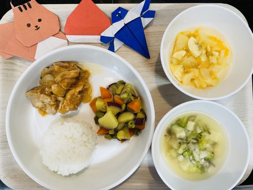 9月2日 甘辛ジューシーチキン さつまいもの煮物 おやつ フルーツポンチ