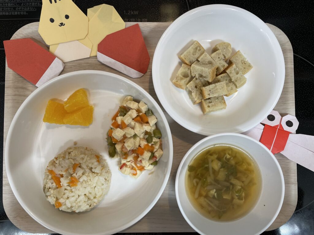 鶏ごぼうご飯 豆腐のとろみ煮 おやつバナナホットケーキ
