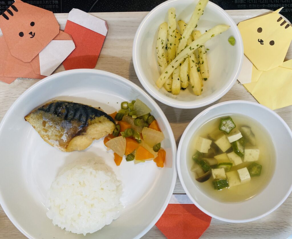 さばの味噌煮 大根の煮物 おやつ フライドポテト