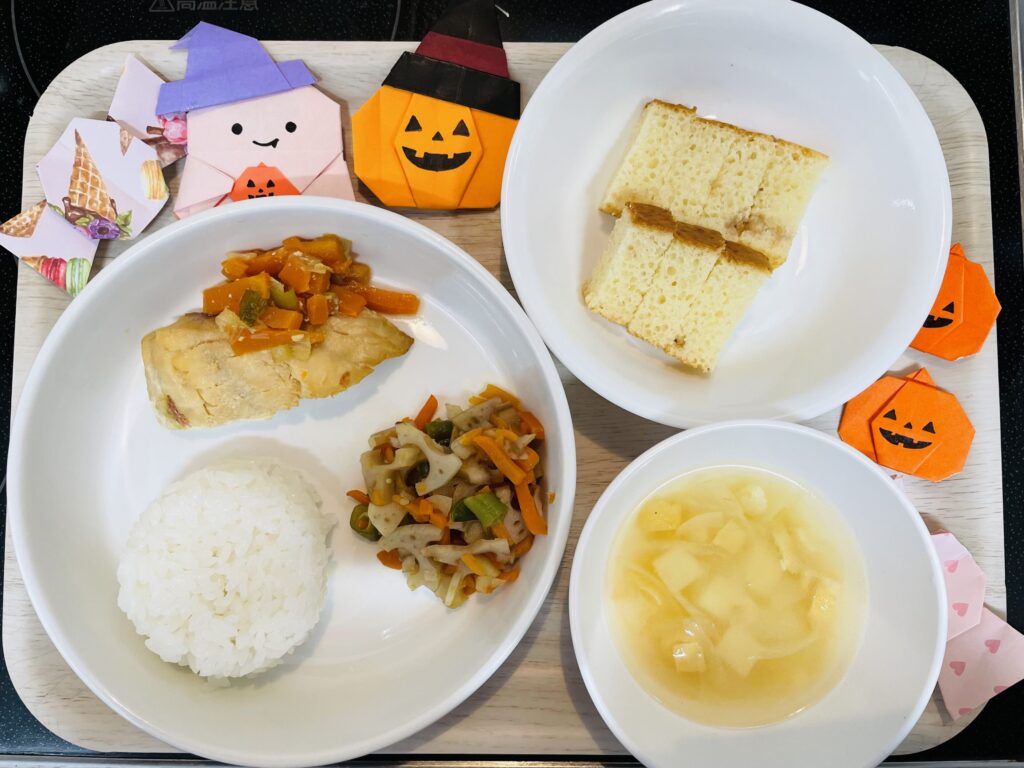 煮魚 れんこん金平 おやつ ホットケーキ