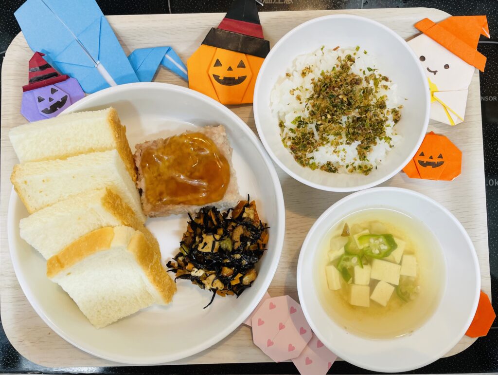 照り焼きハンバーグ ひじきの炒め煮 おやつ 手作りふりかけご飯